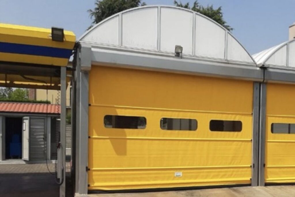 Porte rapide in PVC per ambienti interni e logistici